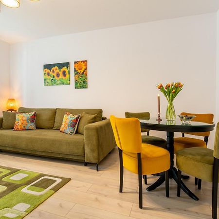 Springhome - Cozy Apartment With Balcony & Parking Brașov Exterior foto