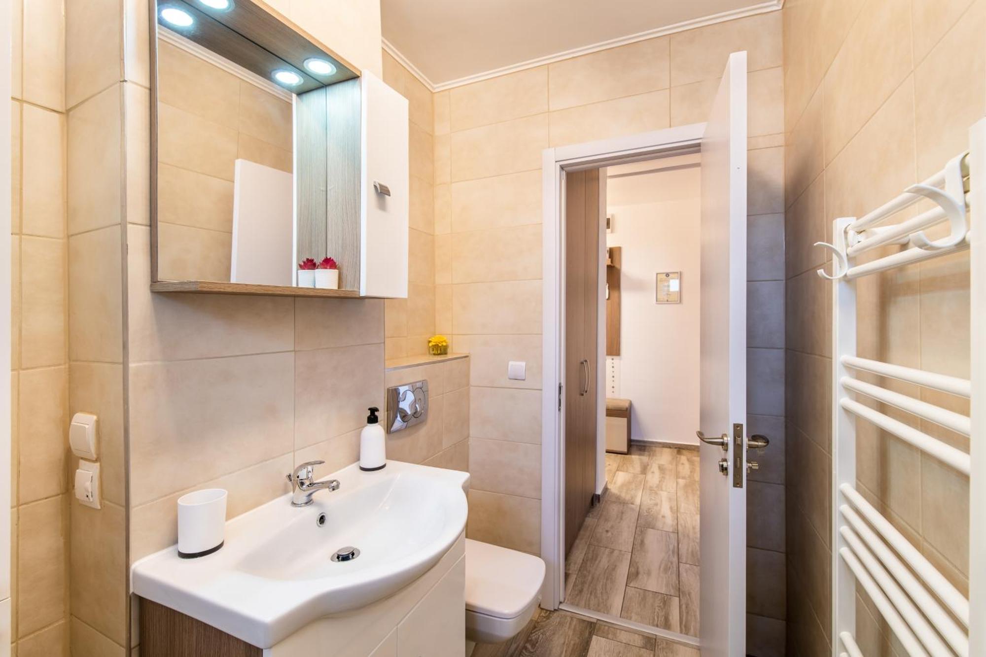 Springhome - Cozy Apartment With Balcony & Parking Brașov Exterior foto